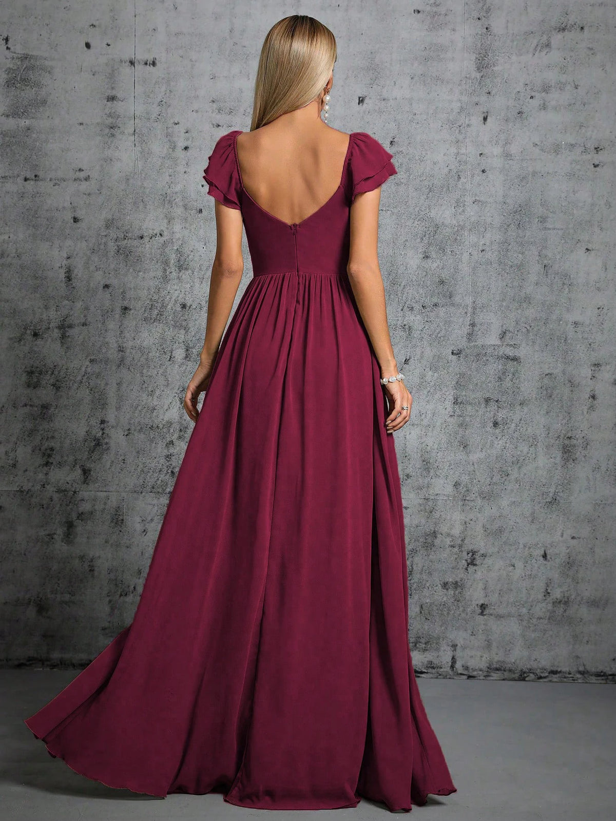Bella - Vestido Elegante con Volantes y Cuello de Herradura