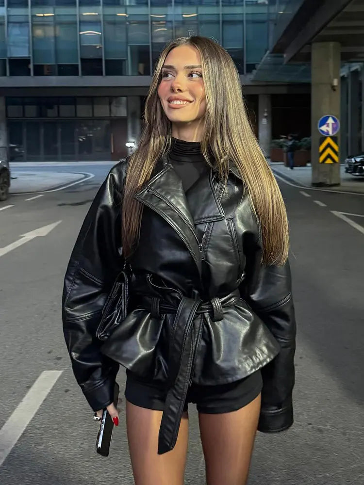 Elisa - Gabardina Corta de Piel Sintética
